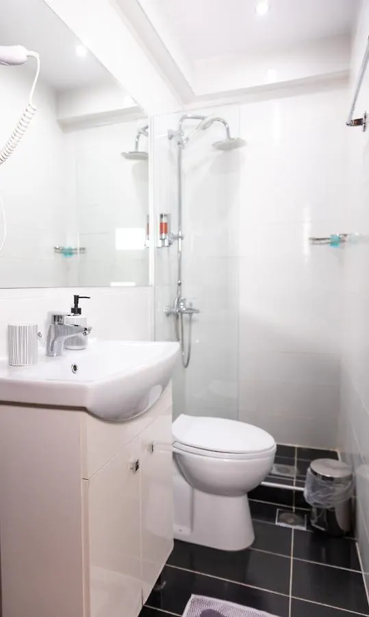 City Plaza Apartments & Rooms Thessaloniki 3*,